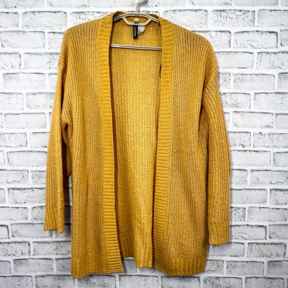 |•DIVIDED•| Mustard-Gold Cardigan Size Small. - Picture 1 of 5